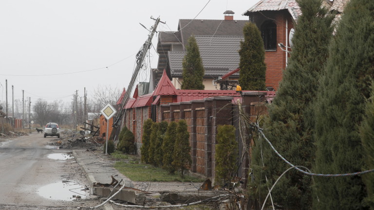 Четири къщи са били повредени от безпилотни самолети камикадзе, изстреляни