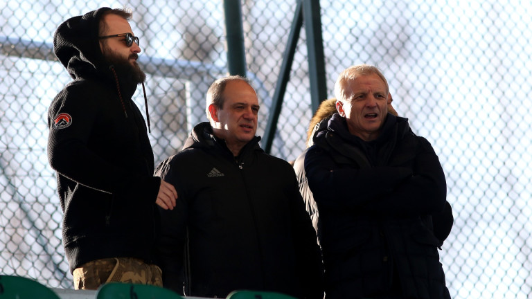 Собственикът на ЦСКА Гриша Ганчев е на трибуните за проверката