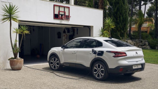 Френската марка Citroën разкри новите изцяло електрически ë C4 X и