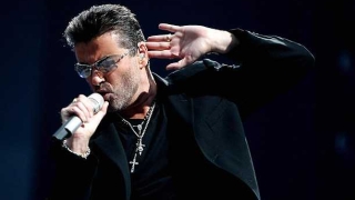 Listen Without Prejudice на Джордж Майкъл който почина на Коледа