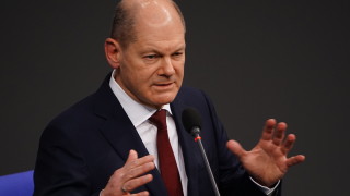 Съюзниците от НАТО ще продължат да доставят оръжия на Украйна